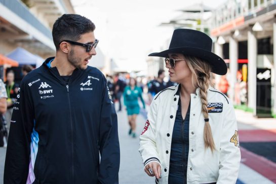 (L to R): Esteban Ocon (FRA) Alpine F1 Team with Lainey Wilson (USA) Singer.
17.10.2024. Formula 1 World Championship, Rd 19, United States Grand Prix, Austin, Texas, USA, Preparation Day.
- www.xpbimages.com, EMail: requests@xpbimages.com © Copyright: Bearne / XPB Images