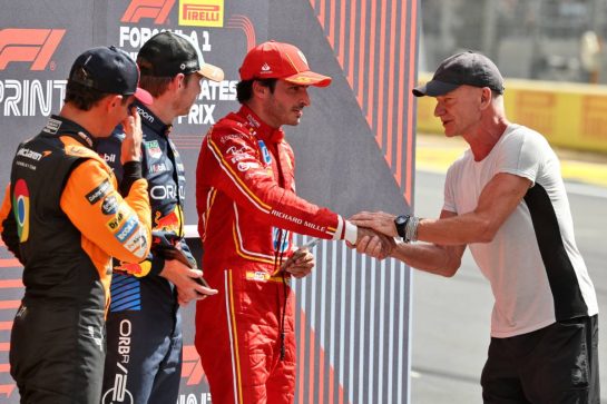 Sprint top three in parc ferme (L to R): Lando Norris (GBR) McLaren, third; Max Verstappen (NLD) Red Bull Racing, winner; Carlos Sainz Jr (ESP) Ferrari, second; Sting (GBR) Musician.
19.10.2024. Formula 1 World Championship, Rd 19, United States Grand Prix, Austin, Texas, USA, Sprint and Qualifying Day.
- www.xpbimages.com, EMail: requests@xpbimages.com © Copyright: Moy / XPB Images