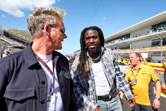 (L to R): Shaboozey (USA) Singer with Gordon Ramsey (GBR) Celebrity Chef on the grid.
19.10.2024. Formula 1 World Championship, Rd 19, United States Grand Prix, Austin, Texas, USA, Sprint and Qualifying Day.
- www.xpbimages.com, EMail: requests@xpbimages.com © Copyright: Moy / XPB Images