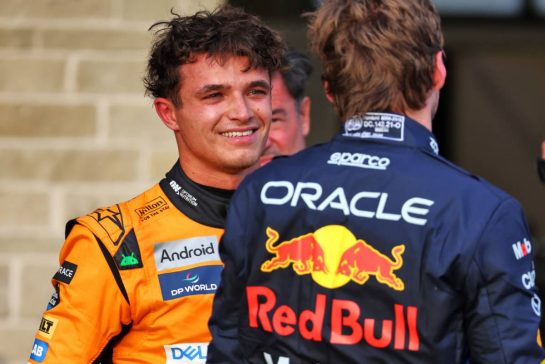 Pole sitter Lando Norris (GBR) McLaren in qualifying parc ferme with second placed Max Verstappen (NLD) Red Bull Racing.
19.10.2024. Formula 1 World Championship, Rd 19, United States Grand Prix, Austin, Texas, USA, Sprint and Qualifying Day.
- www.xpbimages.com, EMail: requests@xpbimages.com © Copyright: Batchelor / XPB Images