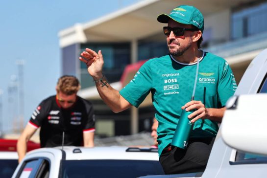Fernando Alonso (ESP) Aston Martin F1 Team on the drivers' parade.
20.10.2024. Formula 1 World Championship, Rd 19, United States Grand Prix, Austin, Texas, USA, Race Day.
- www.xpbimages.com, EMail: requests@xpbimages.com © Copyright: Batchelor / XPB Images