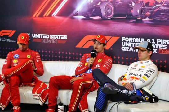 (L to R): Carlos Sainz Jr (ESP) Ferrari; Charles Leclerc (MON) Ferrari; and Max Verstappen (NLD) Red Bull Racing, in the post race FIA Press Conference.
20.10.2024. Formula 1 World Championship, Rd 19, United States Grand Prix, Austin, Texas, USA, Race Day.
- www.xpbimages.com, EMail: requests@xpbimages.com © Copyright: Moy / XPB Images