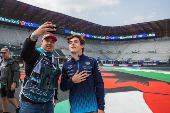 Franco Colapinto (ARG) Williams Racing walks the circuit with the team.
24.10.2024. Formula 1 World Championship, Rd 20, Mexican Grand Prix, Mexico City, Mexico, Preparation Day.
- www.xpbimages.com, EMail: requests@xpbimages.com © Copyright: Bearne / XPB Images