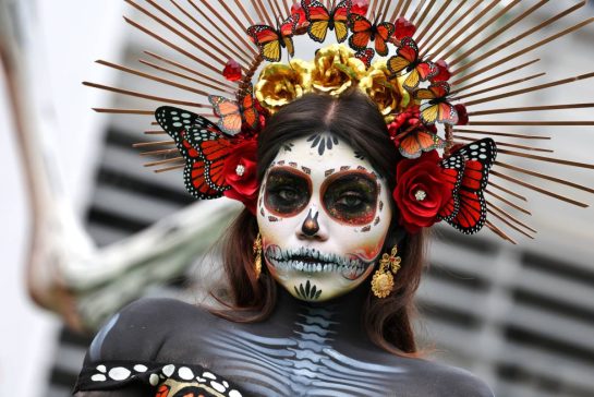 Paddock atmosphere - Day of the Dead costume wearer.
24.10.2024. Formula 1 World Championship, Rd 20, Mexican Grand Prix, Mexico City, Mexico, Preparation Day.
- www.xpbimages.com, EMail: requests@xpbimages.com © Copyright: Moy / XPB Images