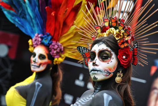 Paddock atmosphere - Day of the Dead costume wearers.
24.10.2024. Formula 1 World Championship, Rd 20, Mexican Grand Prix, Mexico City, Mexico, Preparation Day.
- www.xpbimages.com, EMail: requests@xpbimages.com © Copyright: Moy / XPB Images