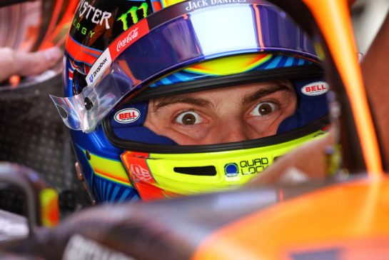 Oscar Piastri (AUS) McLaren MCL38.
25.10.2024. Formula 1 World Championship, Rd 20, Mexican Grand Prix, Mexico City, Mexico, Practice Day.
- www.xpbimages.com, EMail: requests@xpbimages.com © Copyright: Batchelor / XPB Images