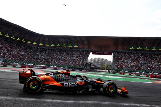 Oscar Piastri (AUS) McLaren MCL38.
26.10.2024. Formula 1 World Championship, Rd 20, Mexican Grand Prix, Mexico City, Mexico, Qualifying Day.
- www.xpbimages.com, EMail: requests@xpbimages.com © Copyright: Coates / XPB Images