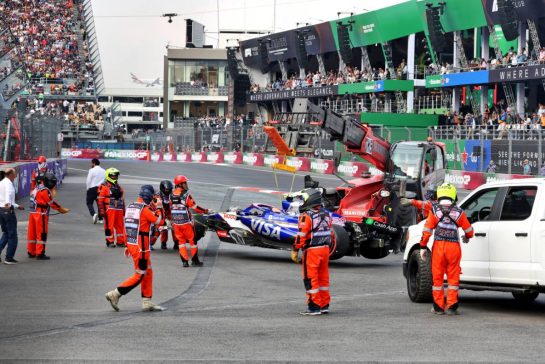 Yuki Tsunoda (JPN) RB VCARB 01 crashed during qualifying.
26.10.2024. Formula 1 World Championship, Rd 20, Mexican Grand Prix, Mexico City, Mexico, Qualifying Day.
- www.xpbimages.com, EMail: requests@xpbimages.com © Copyright: Bearne / XPB Images