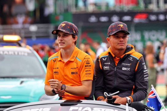 (L to R): Oscar Piastri (AUS) McLaren and Lando Norris (GBR) McLaren on the drivers' parade.
27.10.2024. Formula 1 World Championship, Rd 20, Mexican Grand Prix, Mexico City, Mexico, Race Day.
- www.xpbimages.com, EMail: requests@xpbimages.com © Copyright: Batchelor / XPB Images
