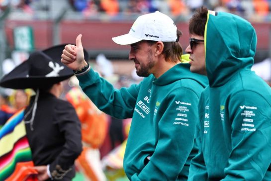 (L to R): Fernando Alonso (ESP) Aston Martin F1 Team and Lance Stroll (CDN) Aston Martin F1 Team on the drivers' parade.
27.10.2024. Formula 1 World Championship, Rd 20, Mexican Grand Prix, Mexico City, Mexico, Race Day.
- www.xpbimages.com, EMail: requests@xpbimages.com © Copyright: Coates / XPB Images