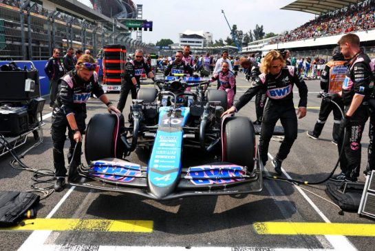 Pierre Gasly (FRA) Alpine F1 Team A524 on the grid.
27.10.2024. Formula 1 World Championship, Rd 20, Mexican Grand Prix, Mexico City, Mexico, Race Day.
- www.xpbimages.com, EMail: requests@xpbimages.com © Copyright: Charniaux / XPB Images