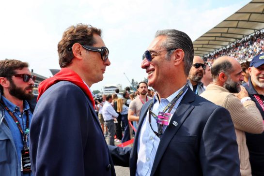 (L to R): John Elkann (ITA) FIAT Chrysler Automobiles Chairman with Carlos Slim Domit (MEX) Chairman of America Movil on the grid.
27.10.2024. Formula 1 World Championship, Rd 20, Mexican Grand Prix, Mexico City, Mexico, Race Day.
- www.xpbimages.com, EMail: requests@xpbimages.com © Copyright: Batchelor / XPB Images