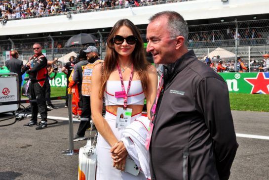 (L to R): Anna Danshina (GBR) Actress with Paddy Lowe (GBR) Zero Founder and CEO on the grid.
27.10.2024. Formula 1 World Championship, Rd 20, Mexican Grand Prix, Mexico City, Mexico, Race Day.
- www.xpbimages.com, EMail: requests@xpbimages.com © Copyright: Batchelor / XPB Images