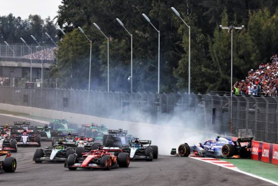 Yuki Tsunoda (JPN) RB VCARB 01 crashes at the start of the race.
27.10.2024. Formula 1 World Championship, Rd 20, Mexican Grand Prix, Mexico City, Mexico, Race Day.
- www.xpbimages.com, EMail: requests@xpbimages.com © Copyright: Batchelor / XPB Images