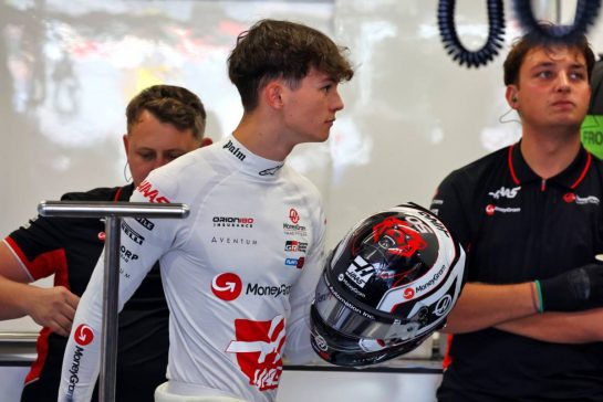 Oliver Bearman (GBR) Haas F1 Team Reserve Driver.
01.11.2024. Formula 1 World Championship, Rd 21, Brazilian Grand Prix, Sao Paulo, Brazil, Sprint Qualifying Day.
- www.xpbimages.com, EMail: requests@xpbimages.com © Copyright: Batchelor / XPB Images