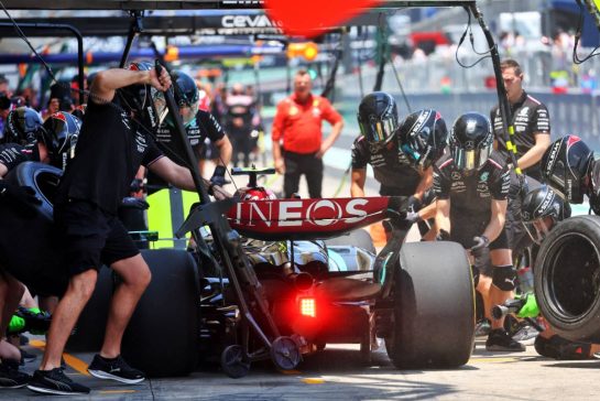 Lewis Hamilton (GBR) Mercedes AMG F1 W15 in the pits.
01.11.2024. Formula 1 World Championship, Rd 21, Brazilian Grand Prix, Sao Paulo, Brazil, Sprint Qualifying Day.
- www.xpbimages.com, EMail: requests@xpbimages.com © Copyright: Batchelor / XPB Images