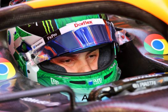 Oscar Piastri (AUS) McLaren MCL38.
01.11.2024. Formula 1 World Championship, Rd 21, Brazilian Grand Prix, Sao Paulo, Brazil, Sprint Qualifying Day.
- www.xpbimages.com, EMail: requests@xpbimages.com © Copyright: Batchelor / XPB Images