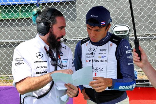 Alexander Albon (THA) Williams Racing on the grid.
02.11.2024. Formula 1 World Championship, Rd 21, Brazilian Grand Prix, Sao Paulo, Brazil, Sprint and Qualifying Day.
- www.xpbimages.com, EMail: requests@xpbimages.com © Copyright: Batchelor / XPB Images