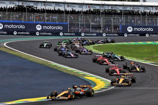 Oscar Piastri (AUS) McLaren MCL38 leads at the start of Sprint.
02.11.2024. Formula 1 World Championship, Rd 21, Brazilian Grand Prix, Sao Paulo, Brazil, Sprint and Qualifying Day.
- www.xpbimages.com, EMail: requests@xpbimages.com © Copyright: Batchelor / XPB Images