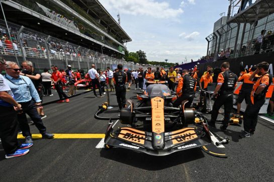 Lando Norris (GBR) McLaren MCL38 on the grid.
02.11.2024. Formula 1 World Championship, Rd 21, Brazilian Grand Prix, Sao Paulo, Brazil, Sprint and Qualifying Day.
- www.xpbimages.com, EMail: requests@xpbimages.com © Copyright: Price / XPB Images