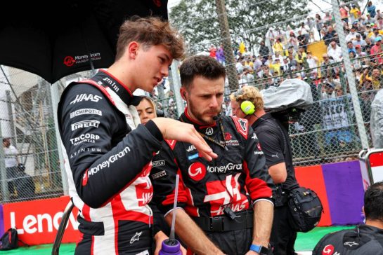 Oliver Bearman (GBR) Haas F1 Team Reserve Driver on the grid.
03.11.2024. Formula 1 World Championship, Rd 21, Brazilian Grand Prix, Sao Paulo, Brazil, Race Day.
- www.xpbimages.com, EMail: requests@xpbimages.com © Copyright: Batchelor / XPB Images