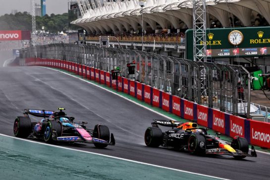 Pierre Gasly (FRA) Alpine F1 Team A524 and Max Verstappen (NLD) Red Bull Racing RB20 battle for position.
03.11.2024. Formula 1 World Championship, Rd 21, Brazilian Grand Prix, Sao Paulo, Brazil, Race Day.
- www.xpbimages.com, EMail: requests@xpbimages.com © Copyright: Charniaux / XPB Images