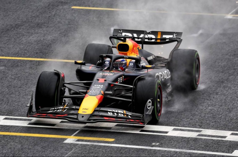 Race winner Max Verstappen (NLD) Red Bull Racing RB20 crosses the finish line at the end of the race. 03.11.2024. Formula 1 World Championship, Rd 21, Brazilian Grand Prix, Sao Paulo, Brazil, Race Day. - www.xpbimages.com, EMail: requests@xpbimages.com © Copyright: Batchelor / XPB Images