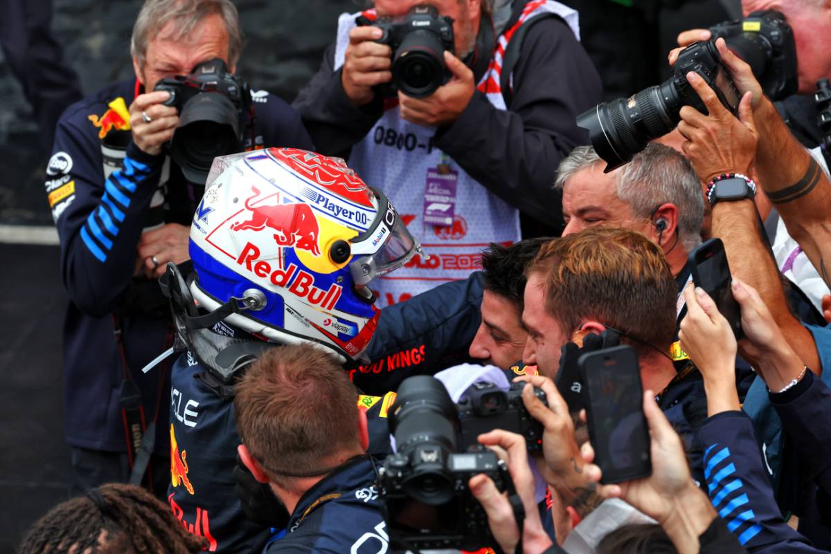 Race winner Max Verstappen (NLD) Red Bull Racing celebrates in parc ferme with the team. 03.11.2024. Formula 1 World Championship, Rd 21, Brazilian Grand Prix, Sao Paulo, Brazil, Race Day. - www.xpbimages.com, EMail: requests@xpbimages.com © Copyright: Coates / XPB Images