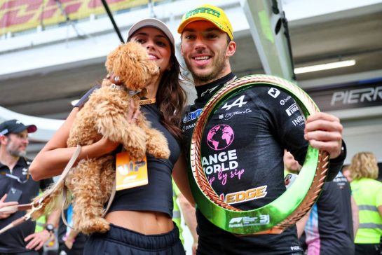 Pierre Gasly (FRA) Alpine F1 Team celebrates his third position with his girlfriend Kika Cerqueira Gomes (POR).
03.11.2024. Formula 1 World Championship, Rd 21, Brazilian Grand Prix, Sao Paulo, Brazil, Race Day.
- www.xpbimages.com, EMail: requests@xpbimages.com © Copyright: Batchelor / XPB Images