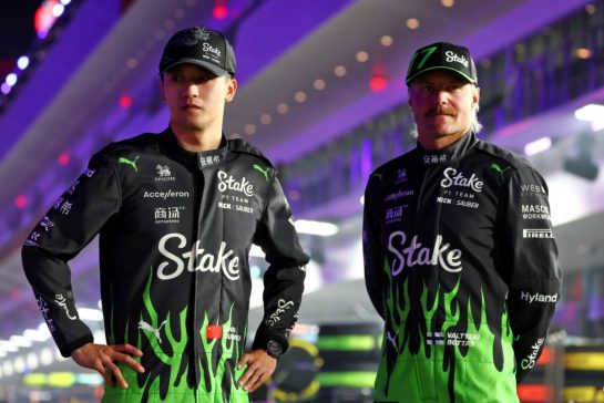 (L to R): Zhou Guanyu (CHN) Sauber with team mate Valtteri Bottas (FIN) Sauber.
20.11.2024. Formula 1 World Championship, Rd 22, Las Vegas Grand Prix, Las Vegas, Nevada, USA, Preparation Day.
- www.xpbimages.com, EMail: requests@xpbimages.com © Copyright: Coates / XPB Images