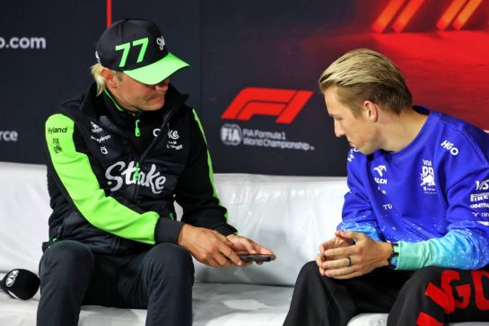 (L to R): Valtteri Bottas (FIN) Sauber and Liam Lawson (NZL) RB in the FIA Press Conference.
20.11.2024. Formula 1 World Championship, Rd 22, Las Vegas Grand Prix, Las Vegas, Nevada, USA, Preparation Day.
- www.xpbimages.com, EMail: requests@xpbimages.com © Copyright: Batchelor / XPB Images