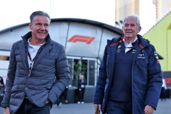 (L to R): Raymond Vermeulen (NLD) Driver Manager with Dr Helmut Marko (AUT) Red Bull Motorsport Consultant.
21.11.2024. Formula 1 World Championship, Rd 22, Las Vegas Grand Prix, Las Vegas, Nevada, USA, Practice Day
- www.xpbimages.com, EMail: requests@xpbimages.com © Copyright: Bearne / XPB Images
