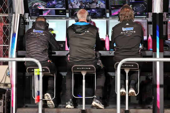 Alpine F1 Team pit gantry.
21.11.2024. Formula 1 World Championship, Rd 22, Las Vegas Grand Prix, Las Vegas, Nevada, USA, Practice Day
- www.xpbimages.com, EMail: requests@xpbimages.com © Copyright: Batchelor / XPB Images
