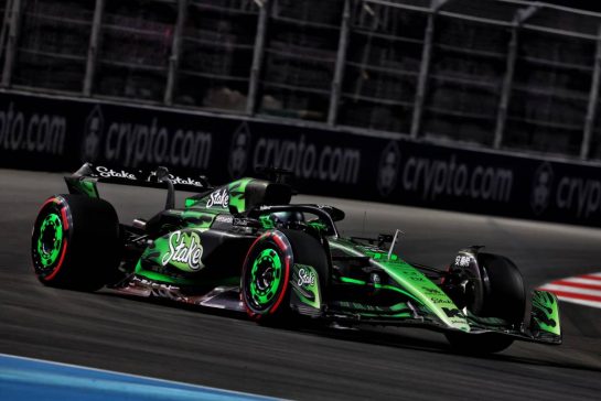 Valtteri Bottas (FIN) Sauber C44.
21.11.2024. Formula 1 World Championship, Rd 22, Las Vegas Grand Prix, Las Vegas, Nevada, USA, Practice Day
- www.xpbimages.com, EMail: requests@xpbimages.com © Copyright: Charniaux / XPB Images
