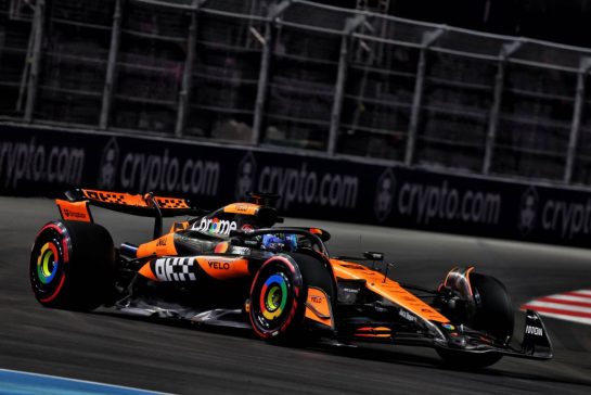 Oscar Piastri (AUS) McLaren MCL38.
21.11.2024. Formula 1 World Championship, Rd 22, Las Vegas Grand Prix, Las Vegas, Nevada, USA, Practice Day
- www.xpbimages.com, EMail: requests@xpbimages.com © Copyright: Charniaux / XPB Images