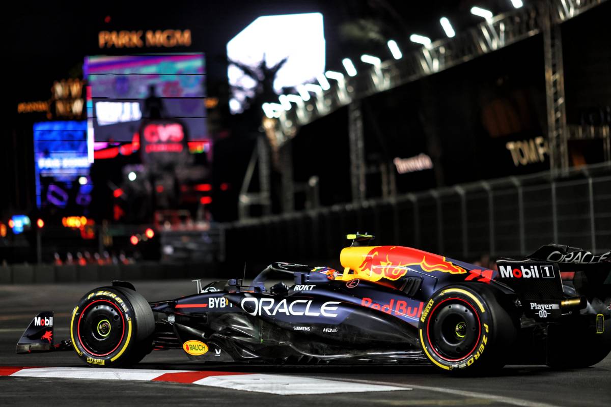 Sergio Perez (MEX) Red Bull Racing RB20. 21.11.2024. Formula 1 World Championship, Rd 22, Las Vegas Grand Prix, Las Vegas, Nevada, USA, Practice Day - www.xpbimages.com, EMail: requests@xpbimages.com © Copyright: Charniaux / XPB Images