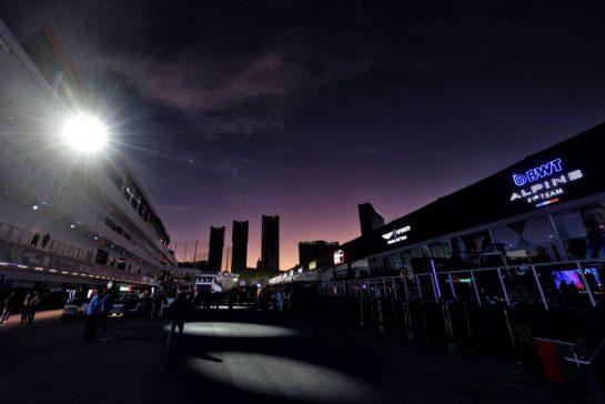 Paddock atmosphere - Alpine F1 Team.
22.11.2024. Formula 1 World Championship, Rd 22, Las Vegas Grand Prix, Las Vegas, Nevada, USA, Qualifying Day.
- www.xpbimages.com, EMail: requests@xpbimages.com © Copyright: Moy / XPB Images