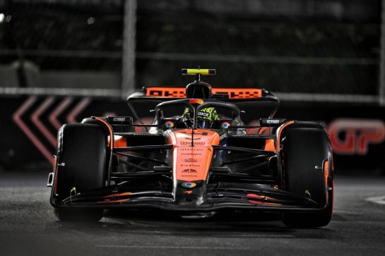 Lando Norris (GBR) McLaren MCL38.
22.11.2024. Formula 1 World Championship, Rd 22, Las Vegas Grand Prix, Las Vegas, Nevada, USA, Qualifying Day.
- www.xpbimages.com, EMail: requests@xpbimages.com © Copyright: Price / XPB Images