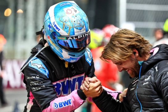 Pierre Gasly (FRA) Alpine F1 Team celebrates his third position in qualifying parc ferme.
22.11.2024. Formula 1 World Championship, Rd 22, Las Vegas Grand Prix, Las Vegas, Nevada, USA, Qualifying Day.
- www.xpbimages.com, EMail: requests@xpbimages.com © Copyright: Charniaux / XPB Images
