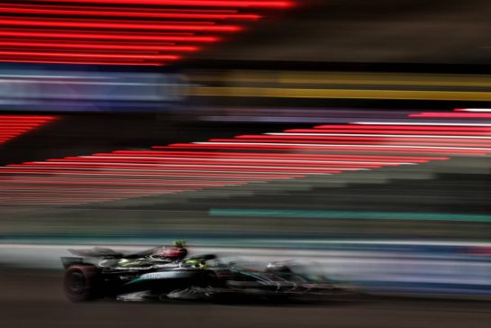 Lewis Hamilton (GBR) Mercedes AMG F1 W15.
22.11.2024. Formula 1 World Championship, Rd 22, Las Vegas Grand Prix, Las Vegas, Nevada, USA, Qualifying Day.
- www.xpbimages.com, EMail: requests@xpbimages.com © Copyright: Moy / XPB Images