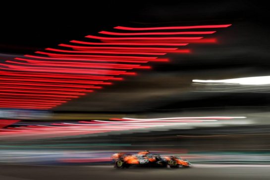 Oscar Piastri (AUS) McLaren MCL38.
22.11.2024. Formula 1 World Championship, Rd 22, Las Vegas Grand Prix, Las Vegas, Nevada, USA, Qualifying Day.
- www.xpbimages.com, EMail: requests@xpbimages.com © Copyright: Moy / XPB Images