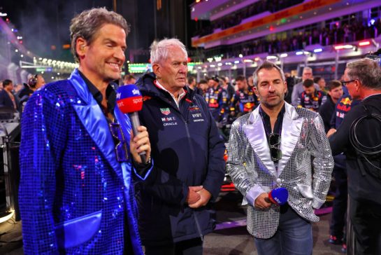 Dr Helmut Marko (AUT) Red Bull Motorsport Consultant with Timo Glock (GER) Sky Sports F1 Deutschland on the grid.
23.11.2024. Formula 1 World Championship, Rd 22, Las Vegas Grand Prix, Las Vegas, Nevada, USA, Race Day.
- www.xpbimages.com, EMail: requests@xpbimages.com © Copyright: Batchelor / XPB Images