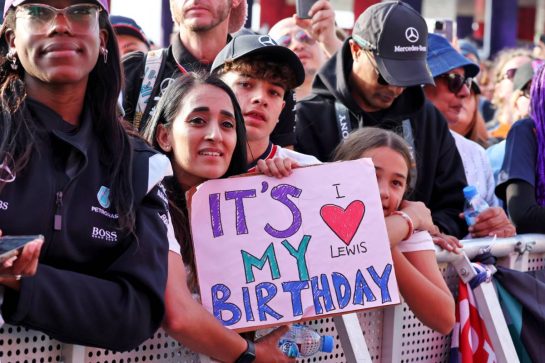 Lewis Hamilton (GBR) Mercedes AMG F1 fan at the FanZone Stage.
30.11.2024. Formula 1 World Championship, Rd 23, Qatar Grand Prix, Doha, Qatar, Sprint and Qualifying Day.
- www.xpbimages.com, EMail: requests@xpbimages.com © Copyright: Moy / XPB Images
