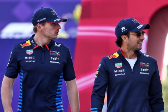 (L to R): Max Verstappen (NLD) Red Bull Racing with Sergio Perez (MEX) Red Bull Racing.
30.11.2024. Formula 1 World Championship, Rd 23, Qatar Grand Prix, Doha, Qatar, Sprint and Qualifying Day.
- www.xpbimages.com, EMail: requests@xpbimages.com © Copyright: Coates / XPB Images