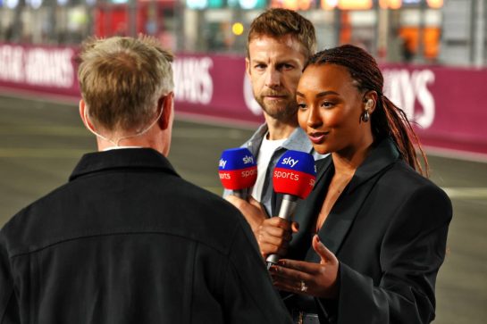 (L to R): Simon Lazenby (GBR) Sky Sports F1 TV Presenter with Naomi Schiff (RWA) / (BEL) Sky Sports F1 Presenter and Jenson Button (GBR) Sky Sports F1 Presenter / Williams Racing Senior Advisor.
01.12.2024. Formula 1 World Championship, Rd 23, Qatar Grand Prix, Doha, Qatar, Race Day.
- www.xpbimages.com, EMail: requests@xpbimages.com © Copyright: Coates / XPB Images
