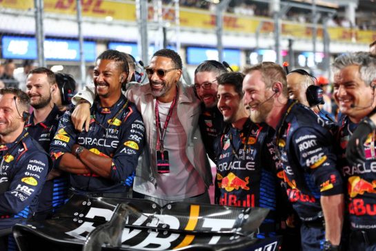 Rio Ferdinand (GBR) Former Football Player on the grid with Red Bull Racing
01.12.2024. Formula 1 World Championship, Rd 23, Qatar Grand Prix, Doha, Qatar, Race Day.
- www.xpbimages.com, EMail: requests@xpbimages.com © Copyright: Staley / XPB Images