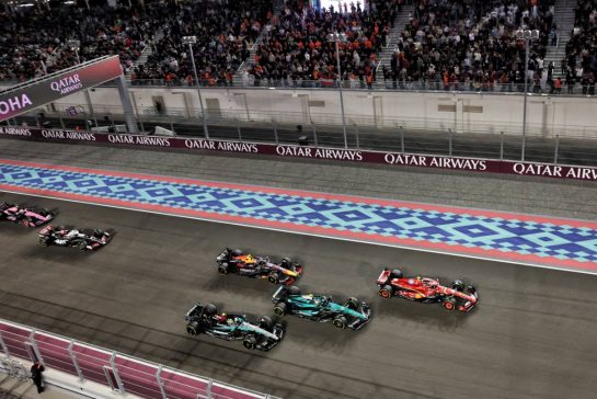 Carlos Sainz Jr (ESP) Ferrari SF-24; Fernando Alonso (ESP) Aston Martin F1 Team AMR24; and Lewis Hamilton (GBR) Mercedes AMG F1 W15 at the start of the race.
01.12.2024. Formula 1 World Championship, Rd 23, Qatar Grand Prix, Doha, Qatar, Race Day.
- www.xpbimages.com, EMail: requests@xpbimages.com © Copyright: Bearne / XPB Images