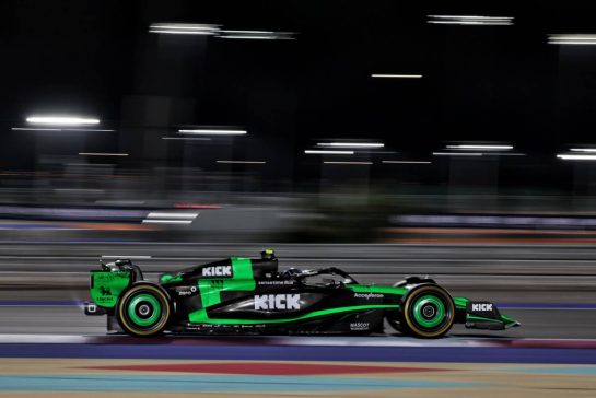Zhou Guanyu (CHN) Sauber C44.
01.12.2024. Formula 1 World Championship, Rd 23, Qatar Grand Prix, Doha, Qatar, Race Day.
- www.xpbimages.com, EMail: requests@xpbimages.com © Copyright: Moy / XPB Images
