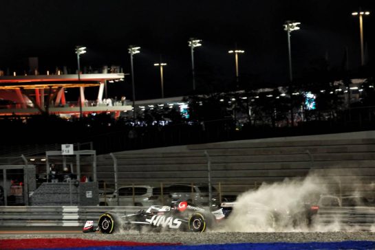 Yuki Tsunoda (JPN) RB VCARB 01 and Kevin Magnussen (DEN) Haas VF-24 battle for position.
01.12.2024. Formula 1 World Championship, Rd 23, Qatar Grand Prix, Doha, Qatar, Race Day.
- www.xpbimages.com, EMail: requests@xpbimages.com © Copyright: Coates / XPB Images