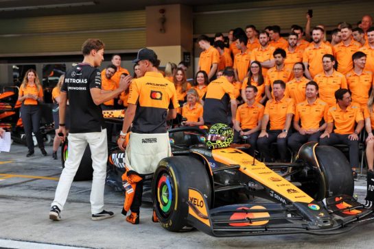 (L to R): George Russell (GBR) Mercedes AMG F1 with Lando Norris (GBR) McLaren at a team photograph.
05.12.2024. Formula 1 World Championship, Rd 24, Abu Dhabi Grand Prix, Yas Marina Circuit, Abu Dhabi, Preparation Day.
- www.xpbimages.com, EMail: requests@xpbimages.com © Copyright: Bearne / XPB Images